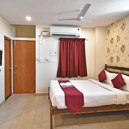 Hotel VI Park - City Centre بونديتْشيري المظهر الخارجي الصورة
