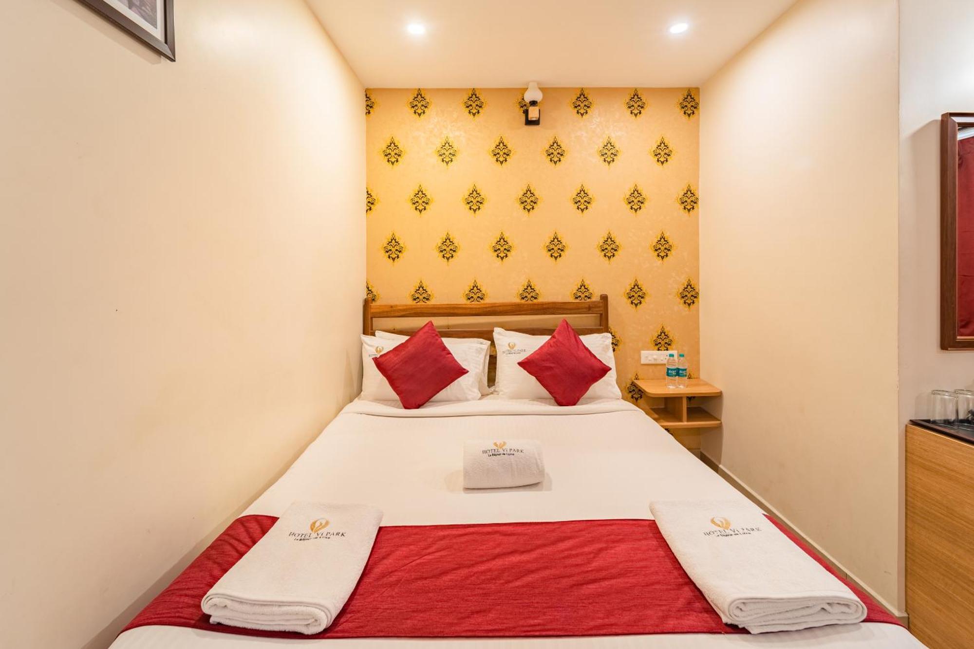 Hotel VI Park - City Centre بونديتْشيري المظهر الخارجي الصورة