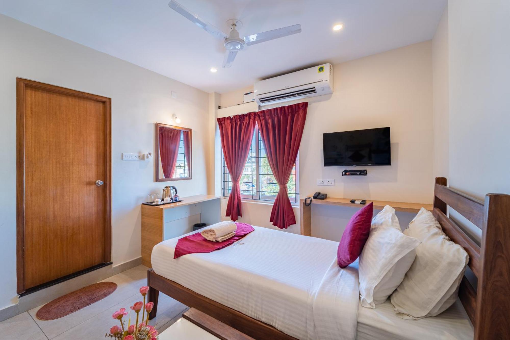 Hotel VI Park - City Centre بونديتْشيري المظهر الخارجي الصورة