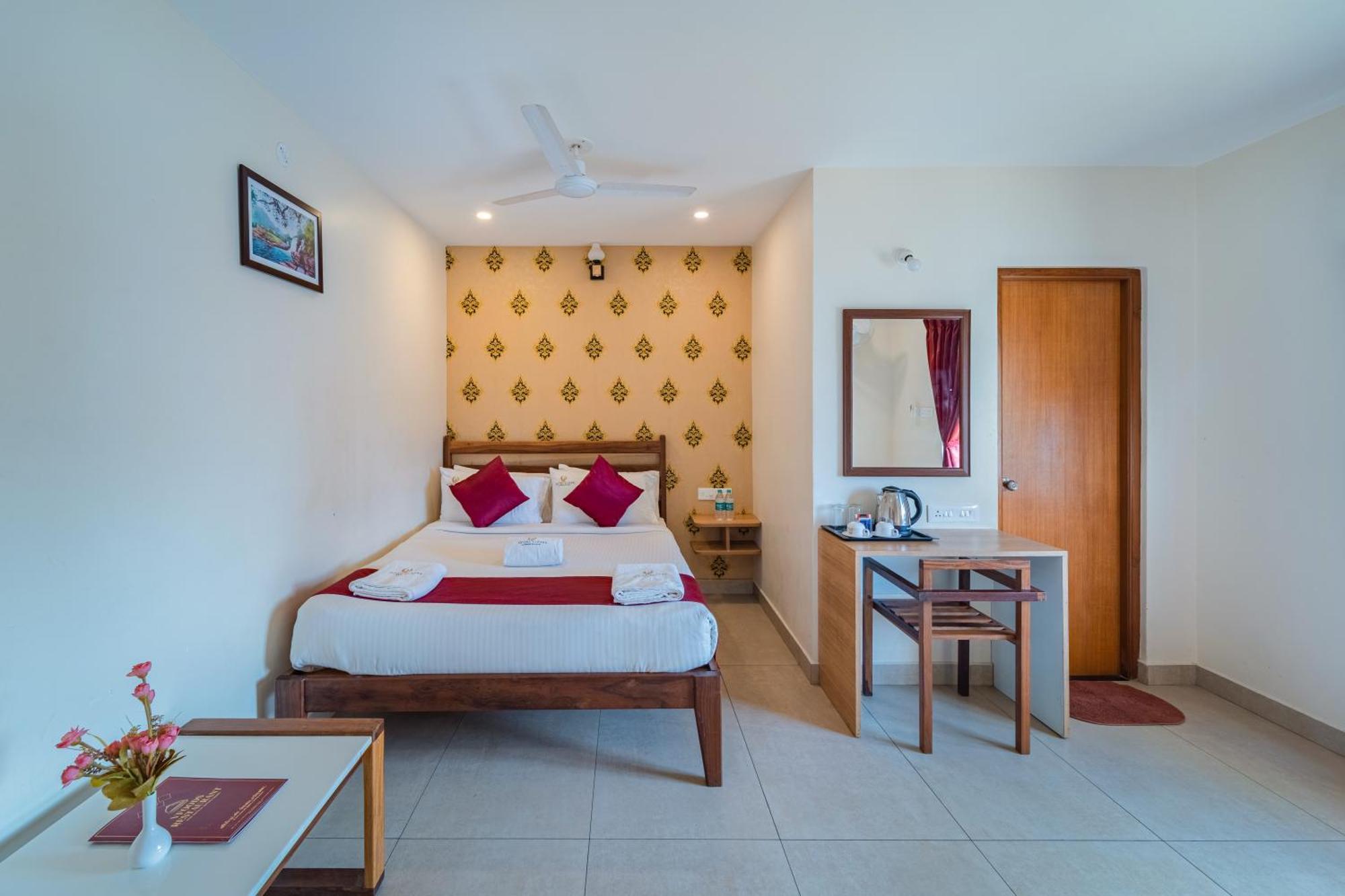 Hotel VI Park - City Centre بونديتْشيري المظهر الخارجي الصورة