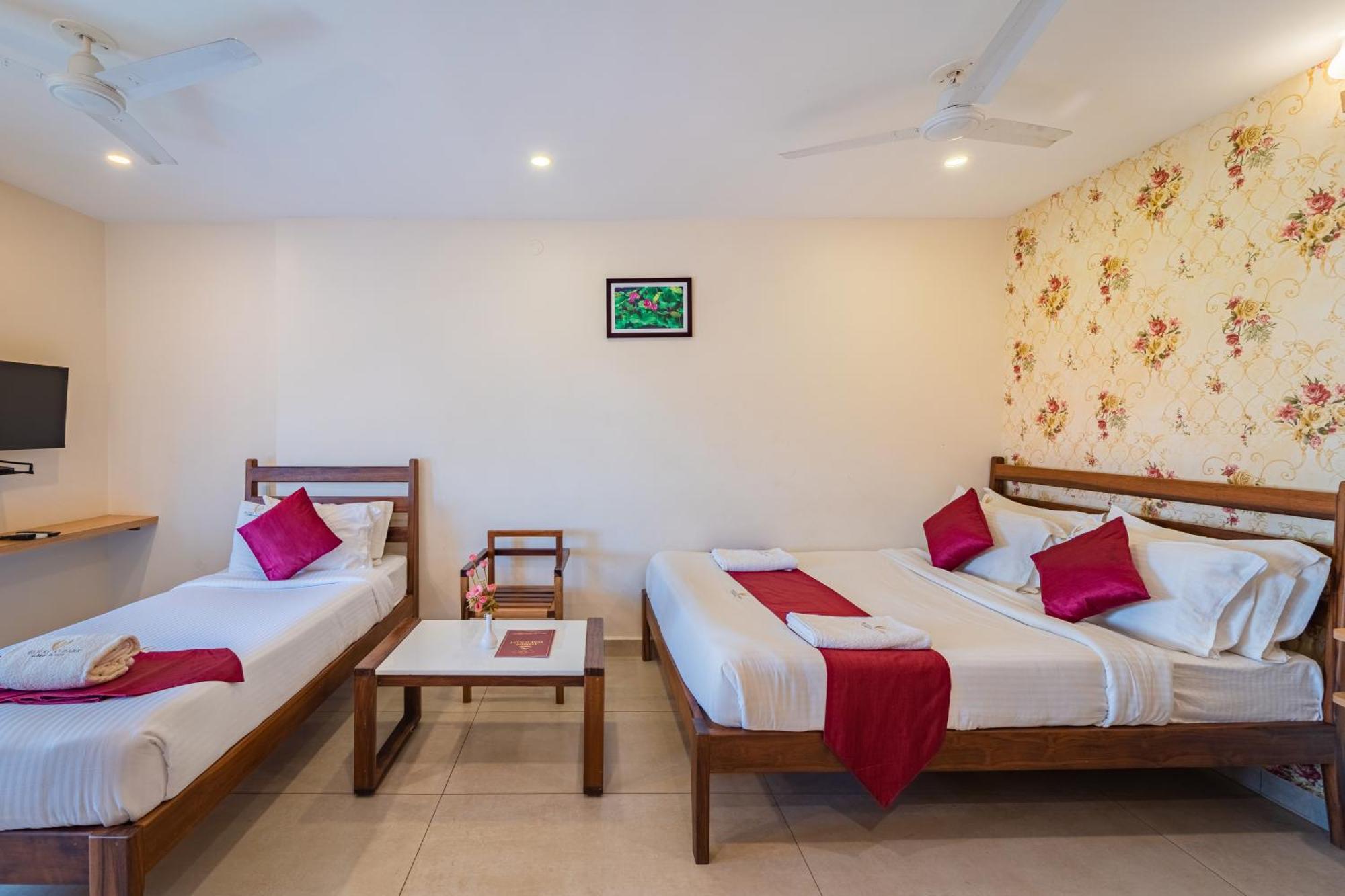 Hotel VI Park - City Centre بونديتْشيري المظهر الخارجي الصورة
