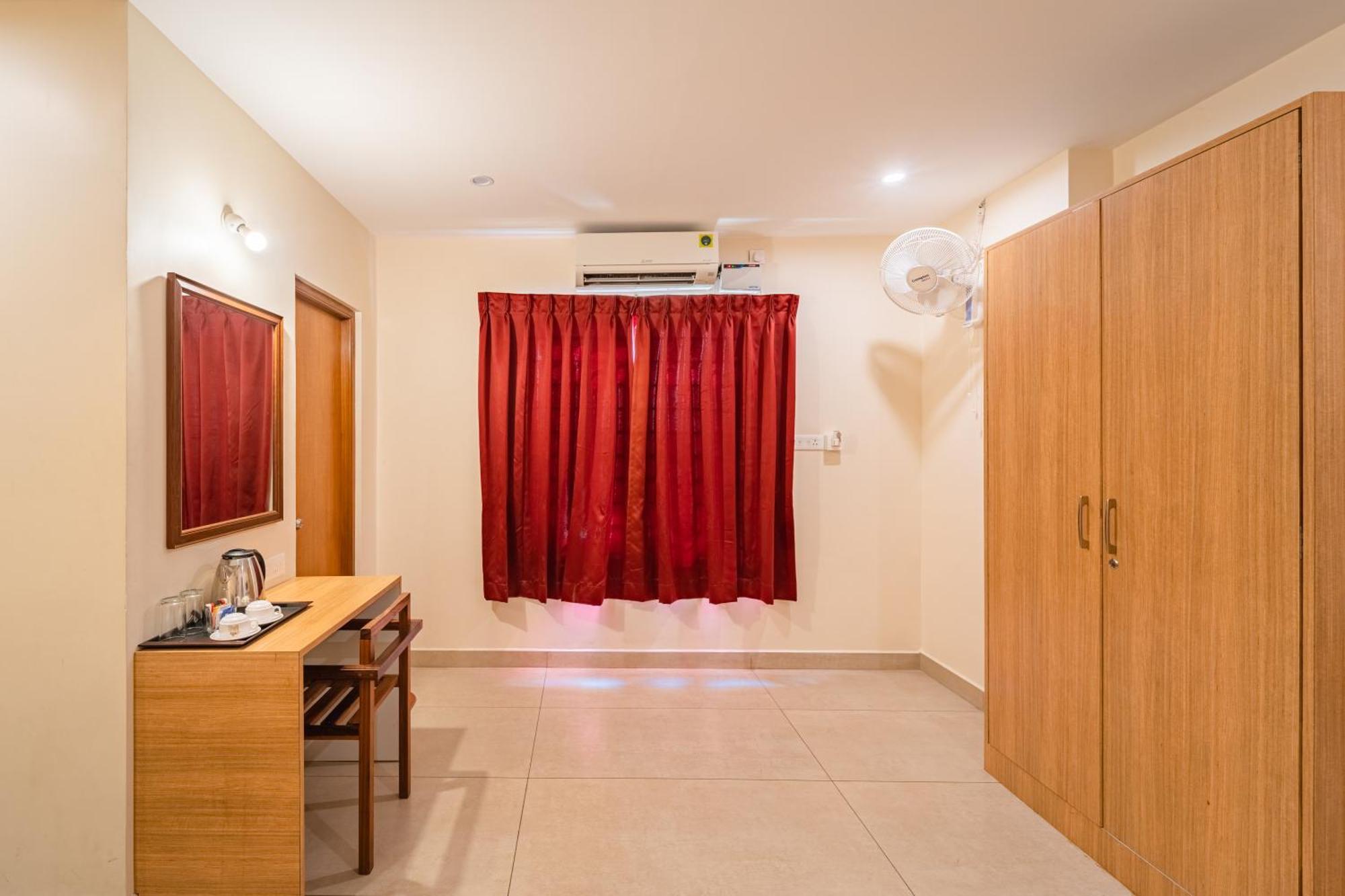 Hotel VI Park - City Centre بونديتْشيري المظهر الخارجي الصورة