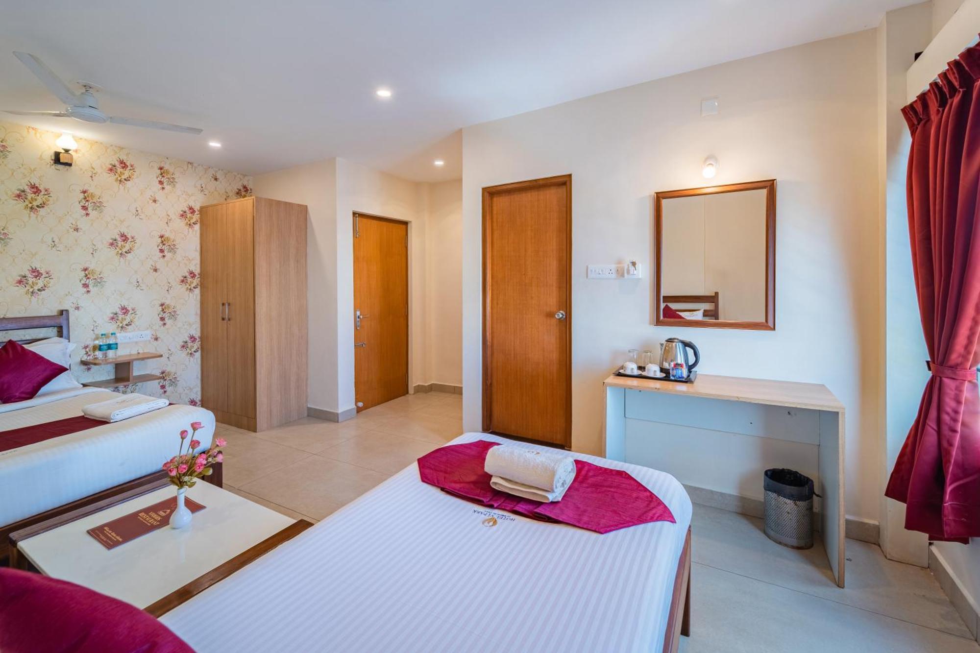 Hotel VI Park - City Centre بونديتْشيري المظهر الخارجي الصورة