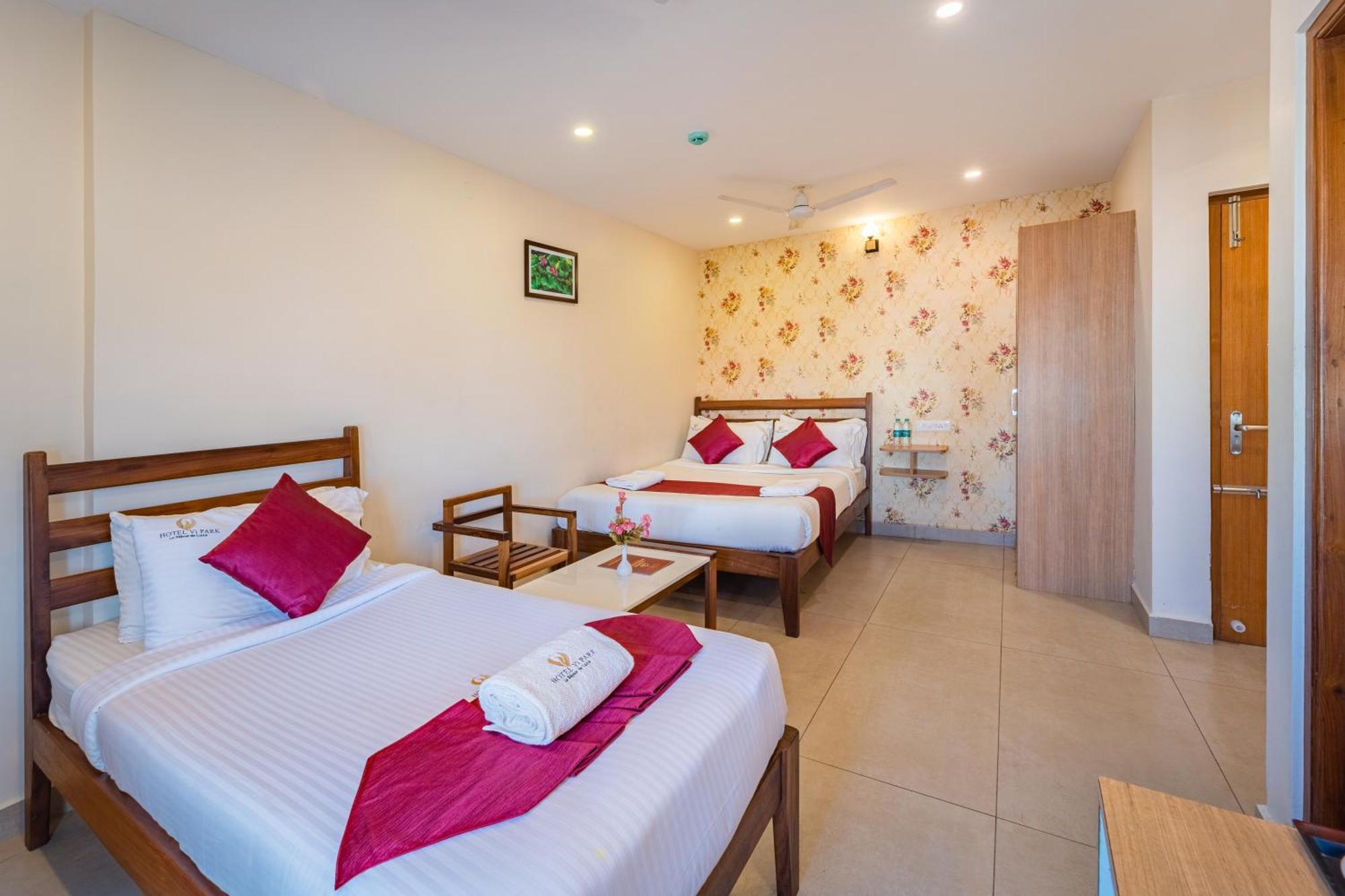 Hotel VI Park - City Centre بونديتْشيري المظهر الخارجي الصورة