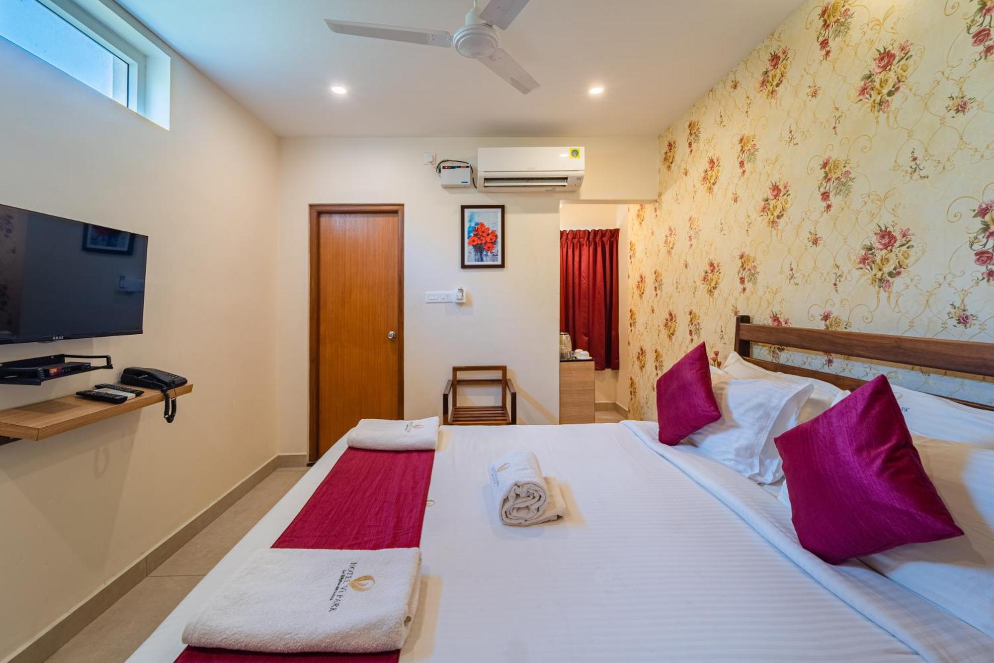 Hotel VI Park - City Centre بونديتْشيري المظهر الخارجي الصورة