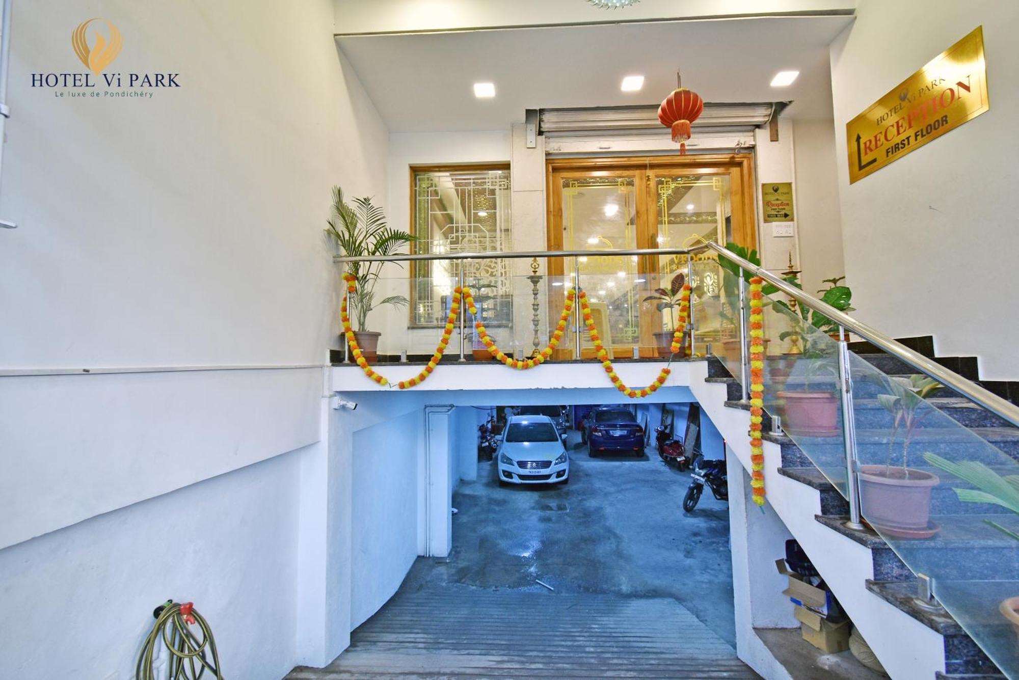 Hotel VI Park - City Centre بونديتْشيري المظهر الخارجي الصورة