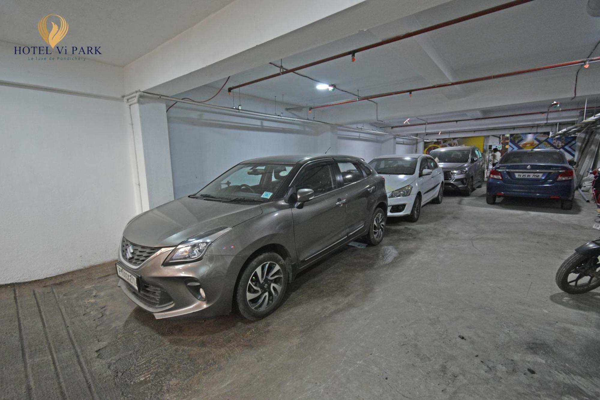 Hotel VI Park - City Centre بونديتْشيري المظهر الخارجي الصورة