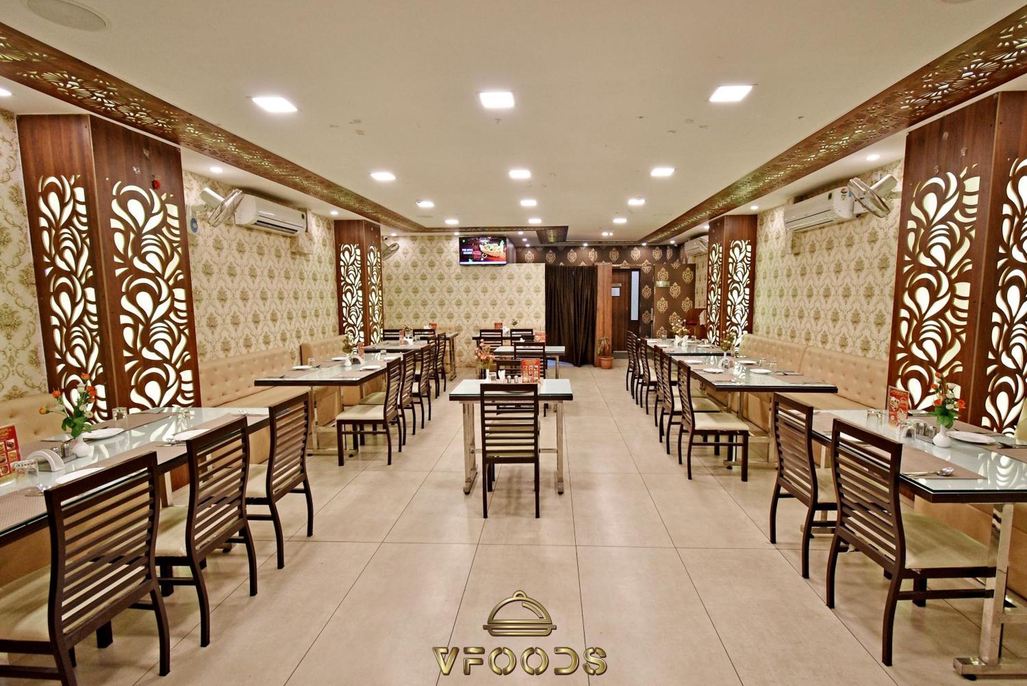 Hotel VI Park - City Centre بونديتْشيري المظهر الخارجي الصورة