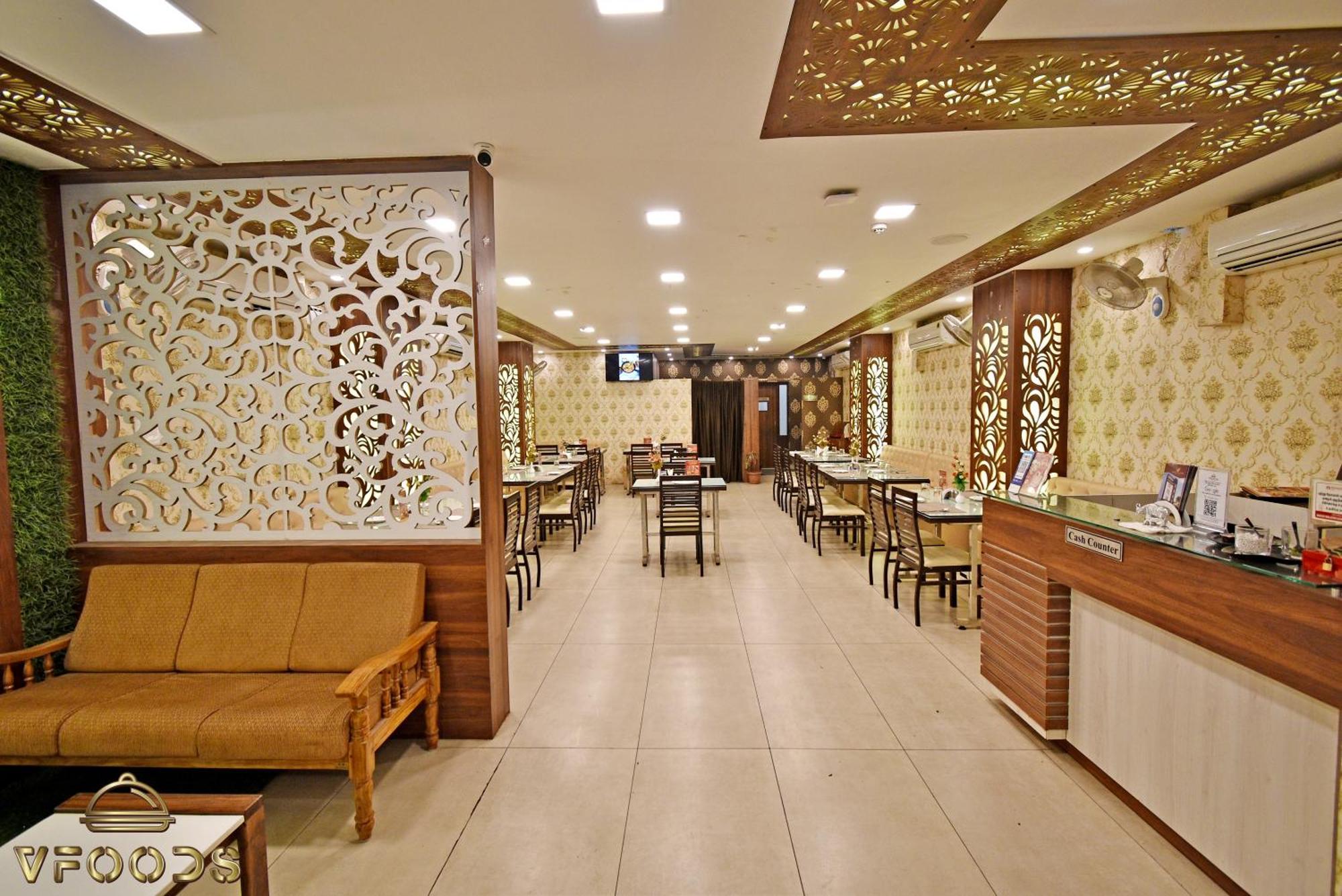 Hotel VI Park - City Centre بونديتْشيري المظهر الخارجي الصورة