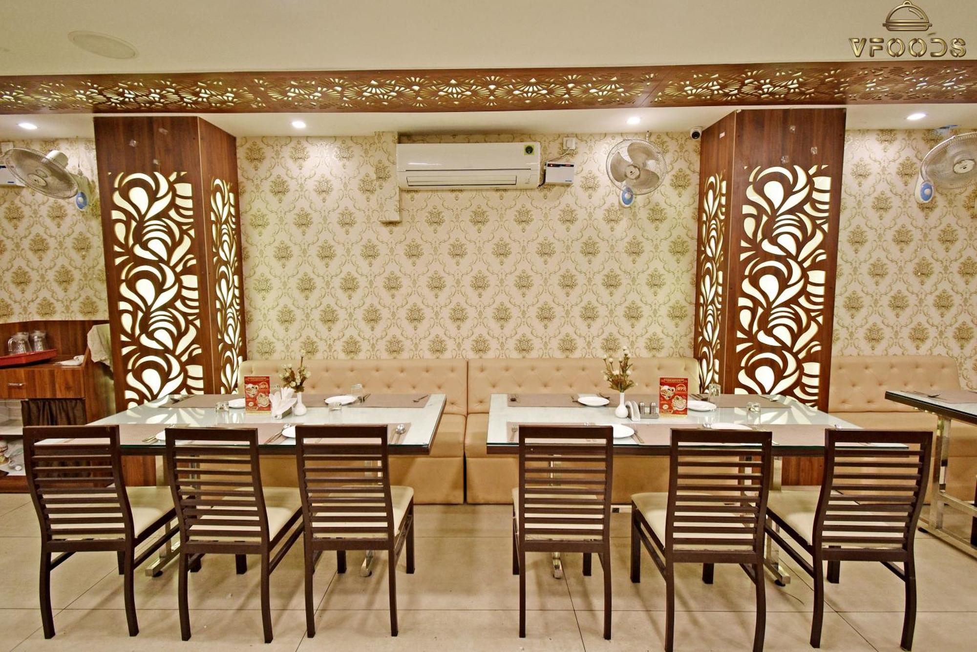 Hotel VI Park - City Centre بونديتْشيري المظهر الخارجي الصورة