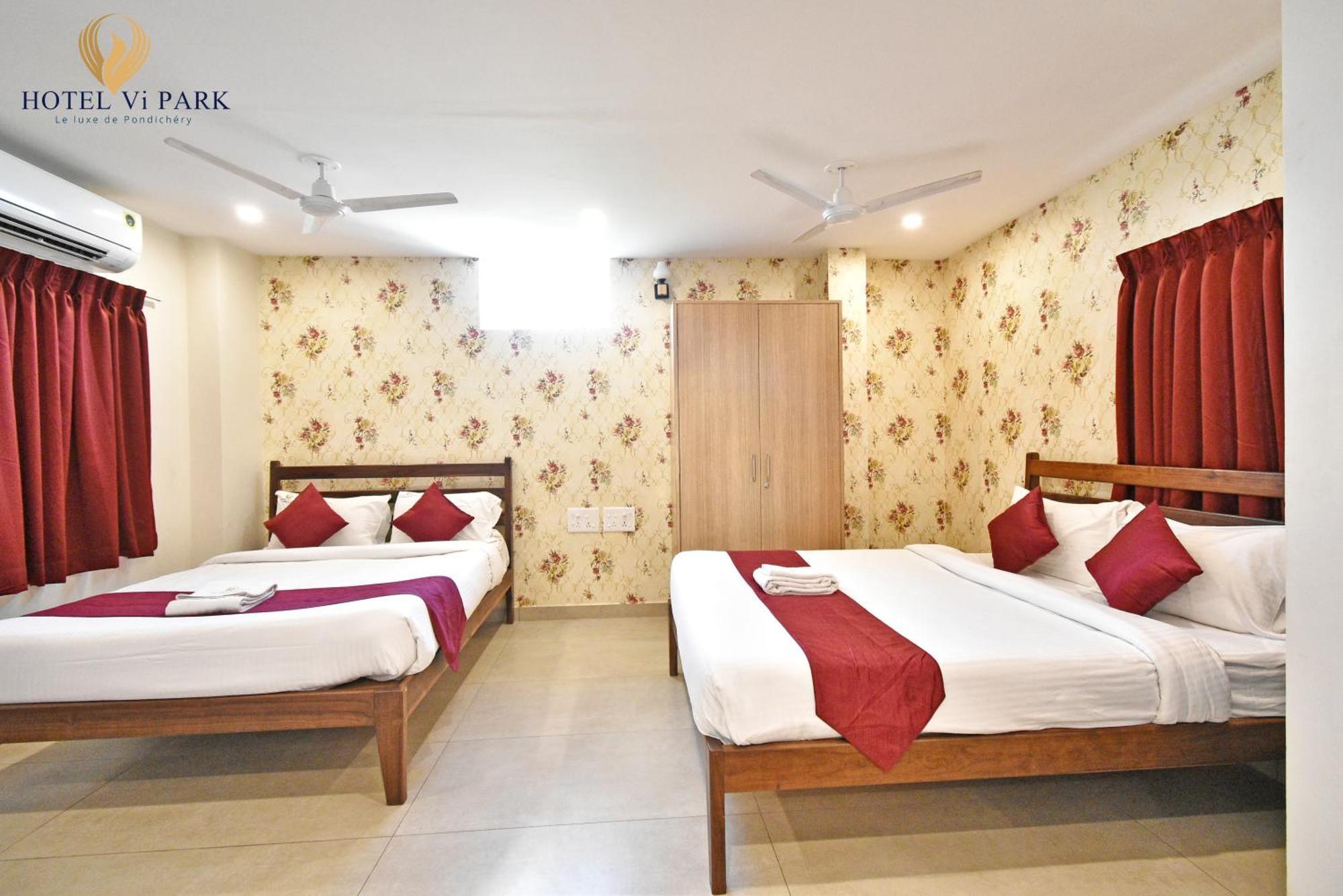 Hotel VI Park - City Centre بونديتْشيري المظهر الخارجي الصورة